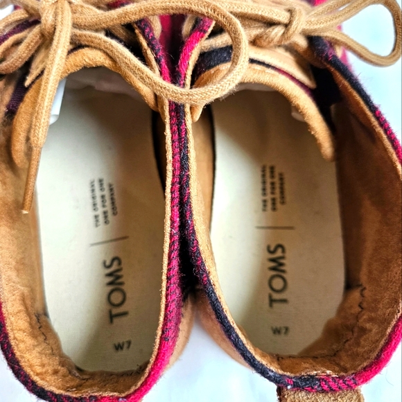 TOMS Women's Bota Style US 7W Red Plaid Felt on Leather Lace Up  Booties Shoes - Picture 7 of 11
